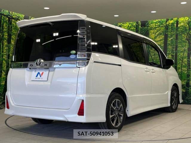 Toyota VOXY 2018-05 370334-17