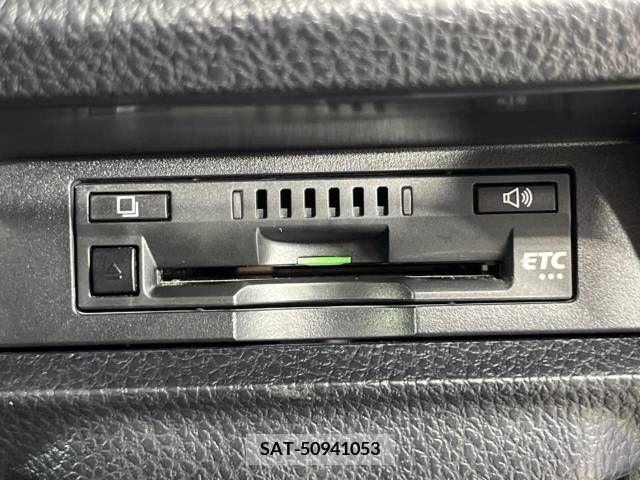 Toyota VOXY 2018-05 370334-7