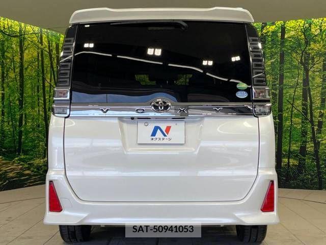Toyota VOXY 2018-05 370334-15