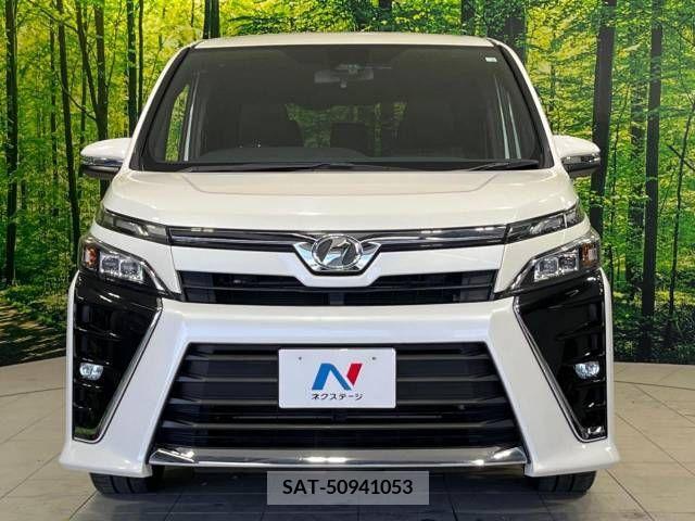 Toyota VOXY 2018-05 370334-14