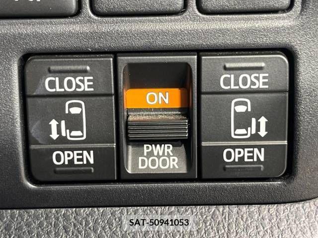 Toyota VOXY 2018-05 370334-5