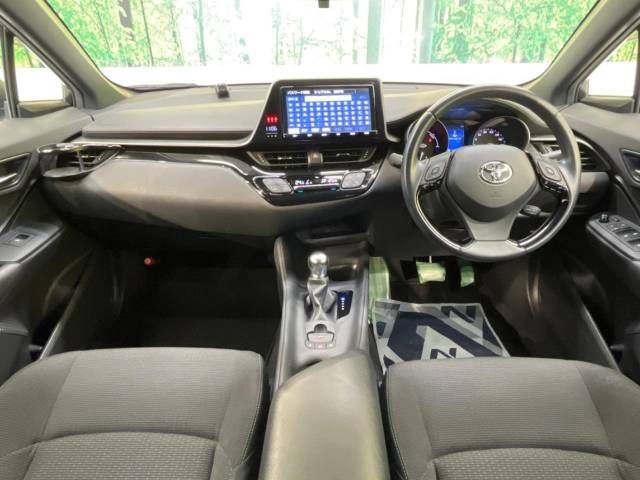 Toyota C-HR 2018-10 193420-1