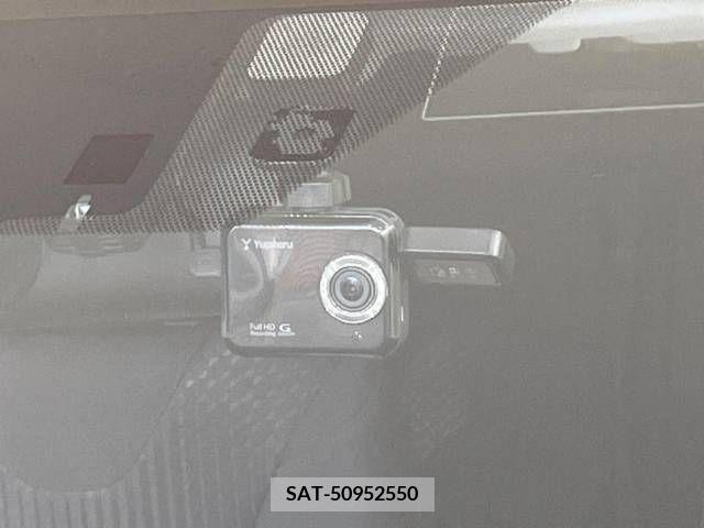 Toyota PRIUS 2017-09 228321-6