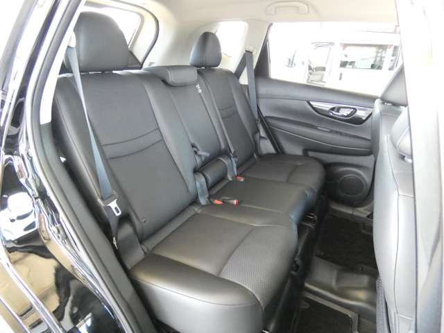 Nissan X-TRAIL 2017-12 20054-6