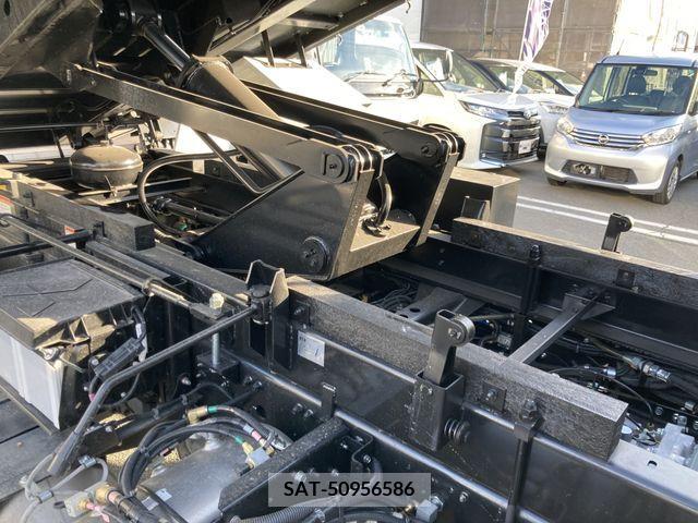 MITSUBISHI FUSO Fighter 2022-08 353137-14