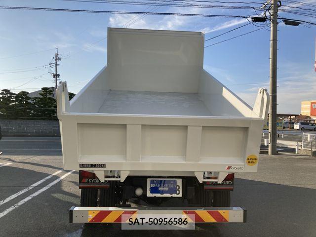 MITSUBISHI FUSO Fighter 2022-08 353137-8