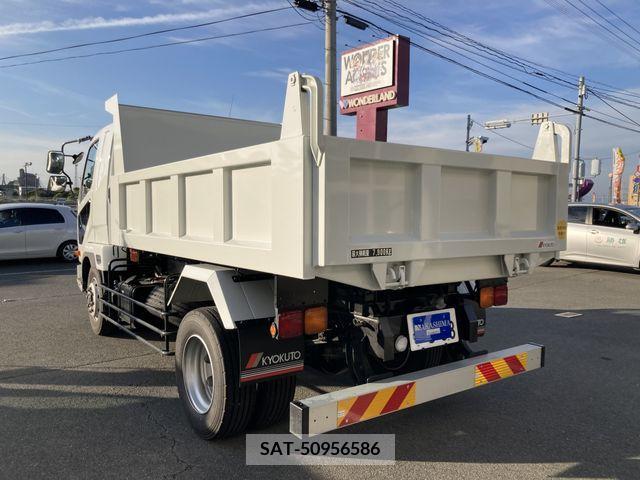 MITSUBISHI FUSO Fighter 2022-08 353137-2
