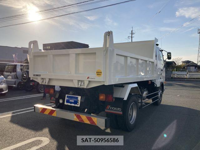 MITSUBISHI FUSO Fighter 2022-08 353137-4