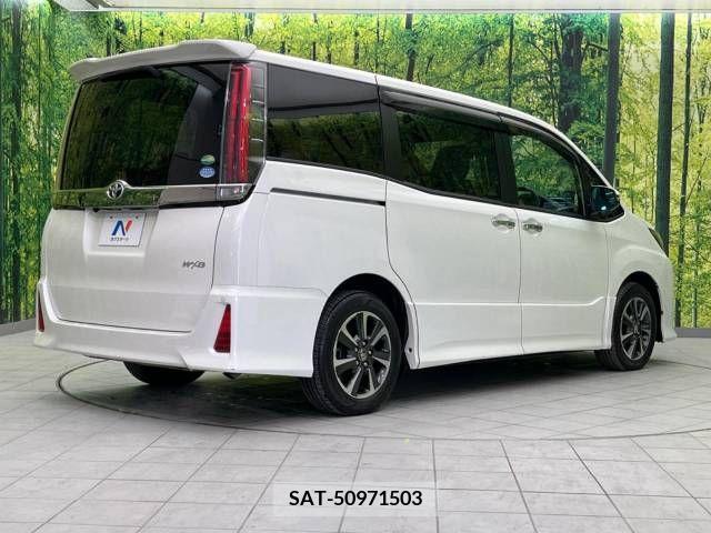 Toyota NOAH 2018-11 221478-18
