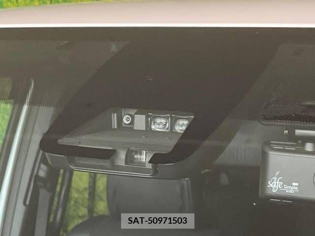 Toyota NOAH 2018-11 221478-5