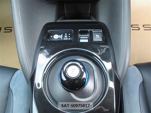Nissan LEAF 2020-02 204497-11