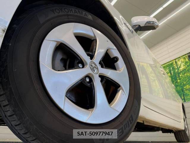 Toyota PRIUS 2015-04 378709-10