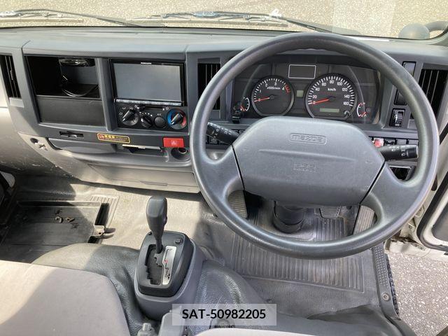 Mazda TITAN 2017-09 310884-9