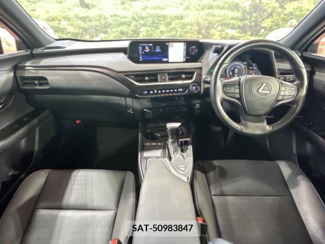 Lexus UX 2019-02 275900-1