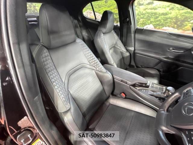 Lexus UX 2019-02 275900-8