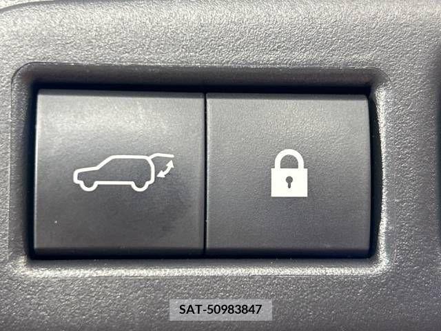 Lexus UX 2019-02 275900-5