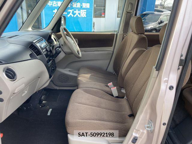 Nissan ROOX 2010-06 297954-5