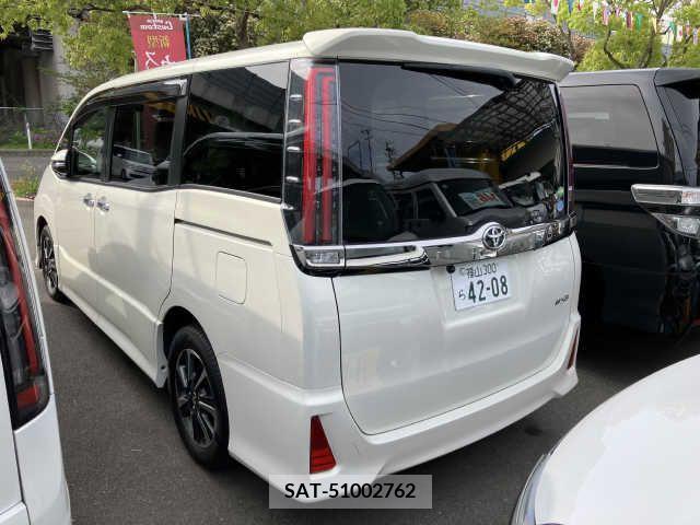 Toyota NOAH 2018-01 279551-2