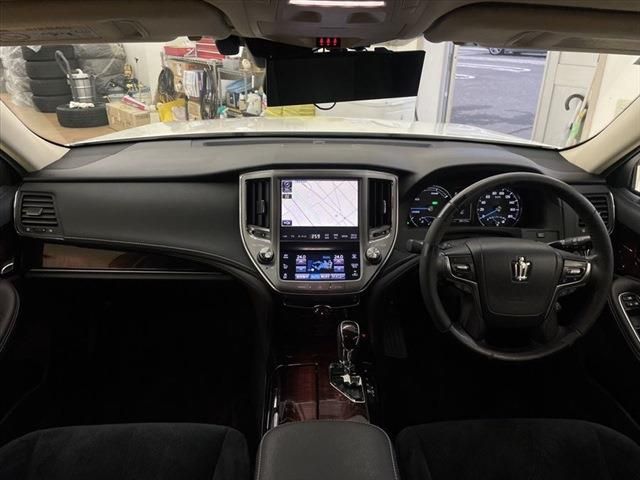 Toyota CROWN SEDAN 2016-10 27195-18