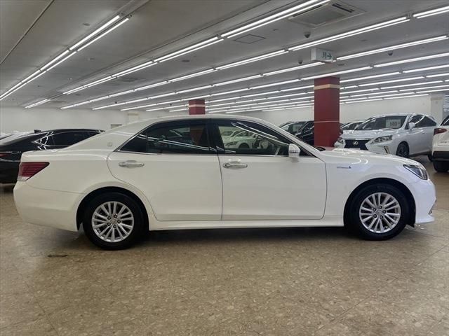 Toyota CROWN SEDAN 2016-10 27195-3