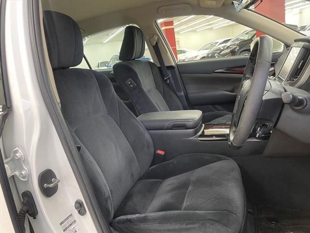 Toyota CROWN SEDAN 2016-10 27195-19