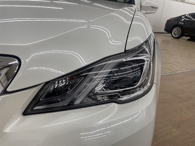 Toyota CROWN SEDAN 2016-10 27195-8