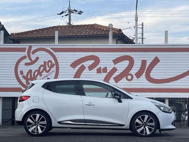Renault LUTECIA 2013-10 180906-3