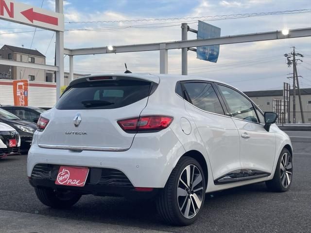Renault LUTECIA 2013-10 180906-7