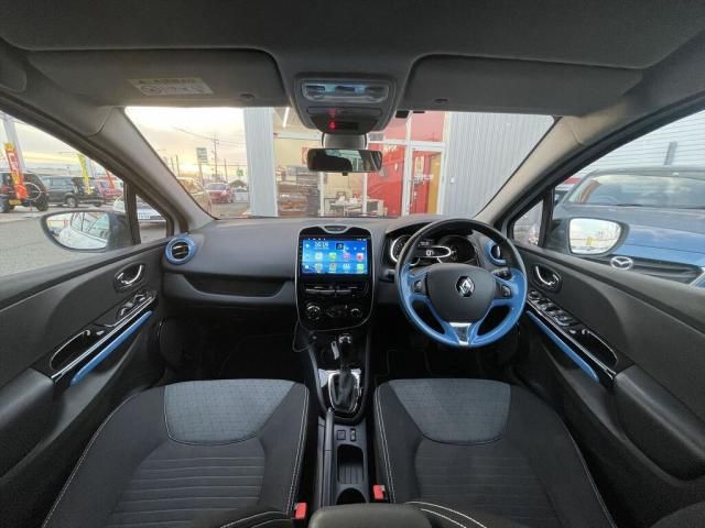 Renault LUTECIA 2013-10 180906-28