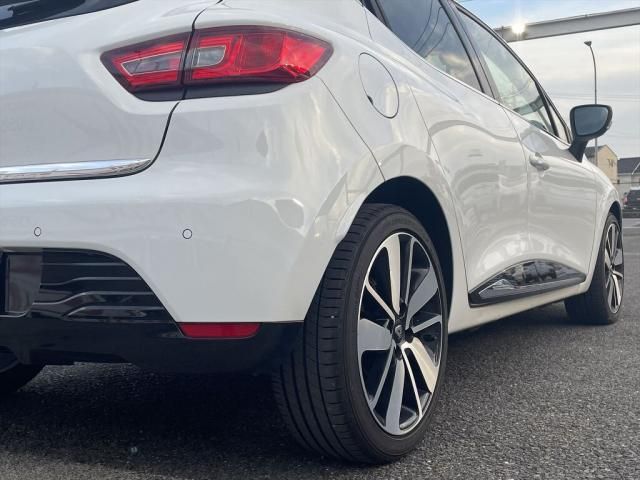 Renault LUTECIA 2013-10 180906-17