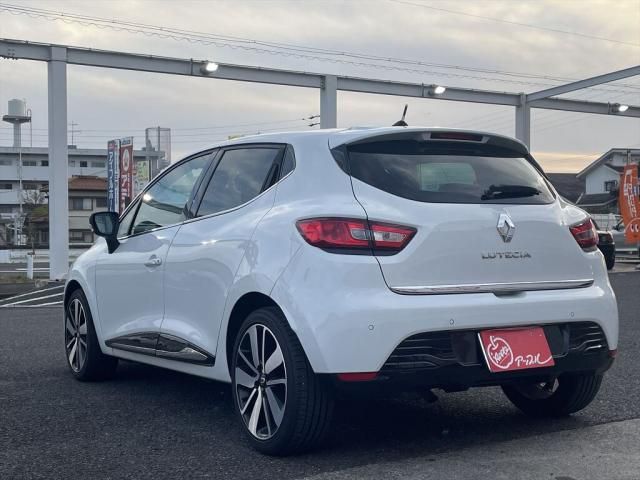 Renault LUTECIA 2013-10 180906-8