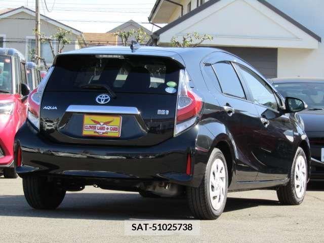 Toyota AQUA 2017-12 223994-7