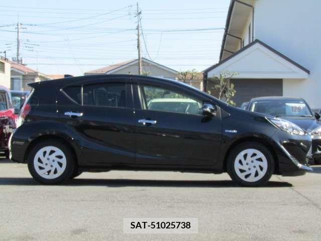 Toyota AQUA 2017-12 223994-3