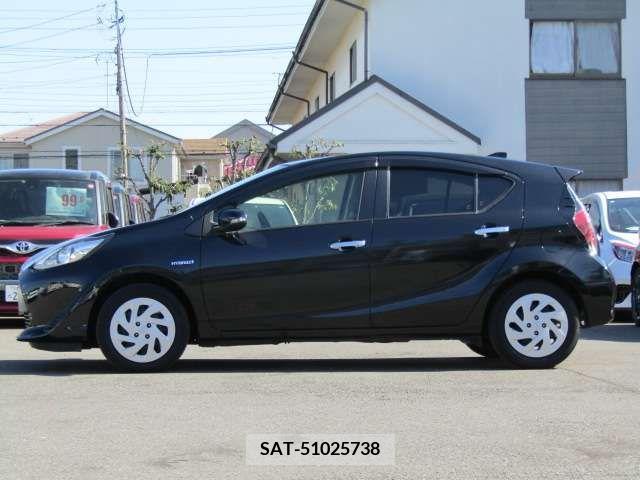 Toyota AQUA 2017-12 223994-4