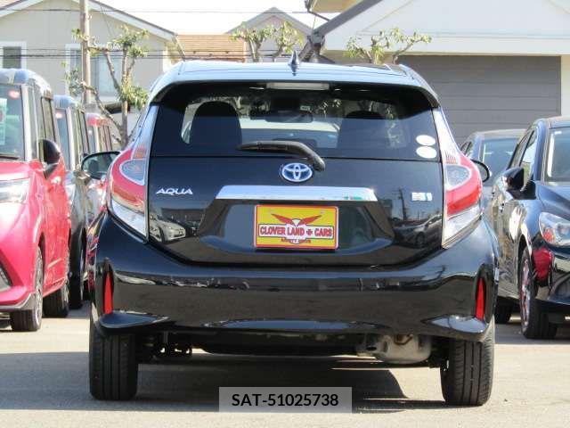 Toyota AQUA 2017-12 223994-5