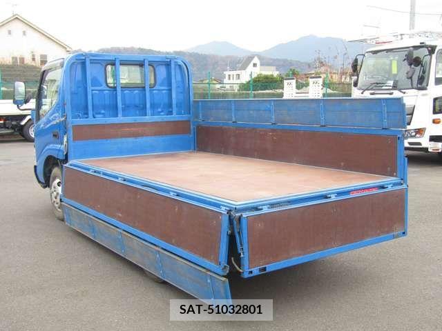 Hino DUTRO 2006-07 320373-4