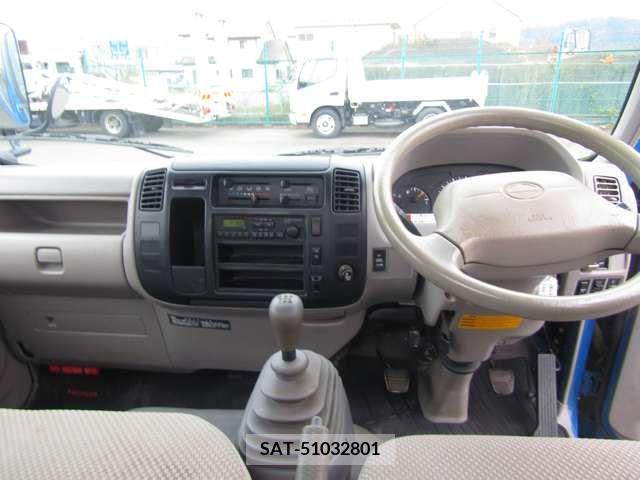 Hino DUTRO 2006-07 320373-7