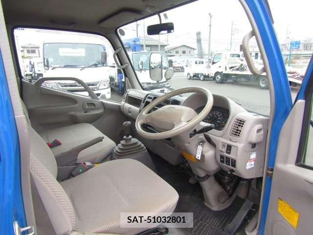 Hino DUTRO 2006-07 320373-6