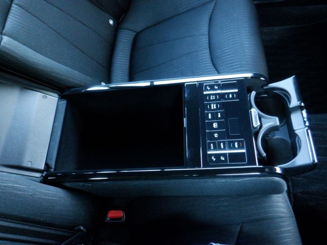 Toyota CROWN SEDAN 2018-08 4666-13