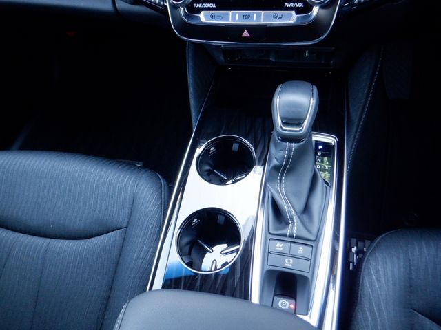 Toyota CROWN SEDAN 2018-08 4666-8