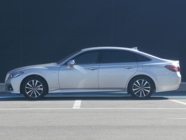 Toyota CROWN SEDAN 2018-08 4666-16