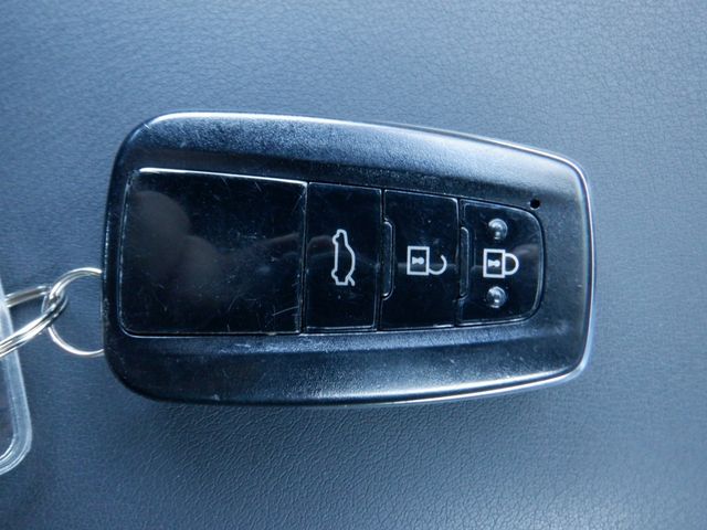 Toyota CROWN SEDAN 2018-08 4666-18