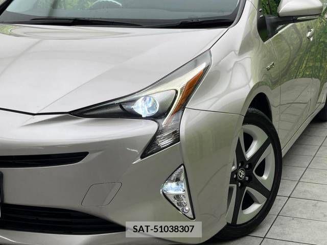 Toyota PRIUS 2016-01 229914-12