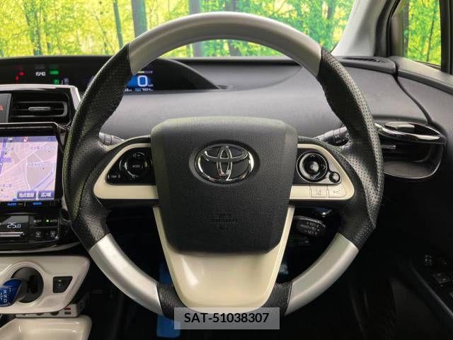 Toyota PRIUS 2016-01 229914-11
