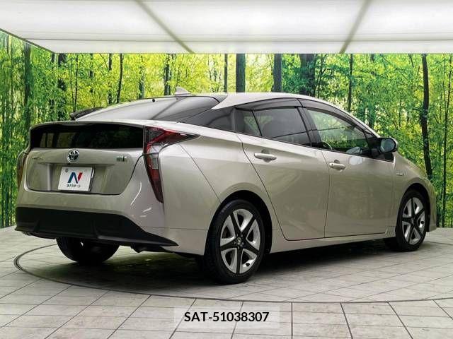 Toyota PRIUS 2016-01 229914-17