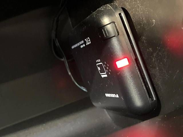 Toyota PRIUS 2018-10 187059-6