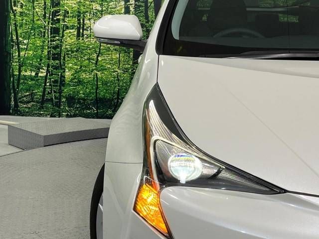 Toyota PRIUS 2018-10 187059-12