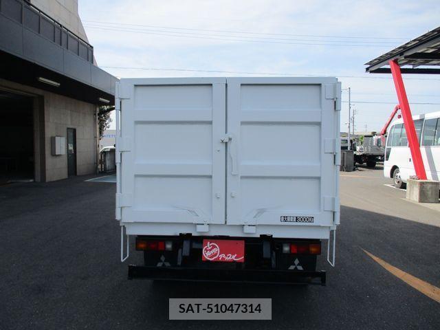 Mitsubishi CANTER 2016-06 200527-12