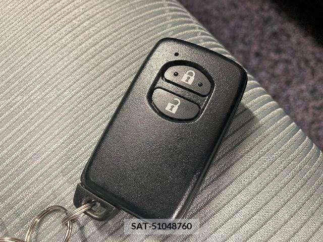 Toyota AQUA 2013-08 292178-11