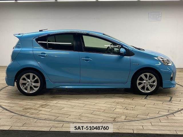 Toyota AQUA 2013-08 292178-17